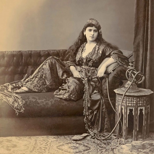 Vizörden bakan Osmanlı kadını