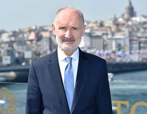 Restoranların dışı 'kırmızı' kaldıkça, içinin rengi fark etmez
