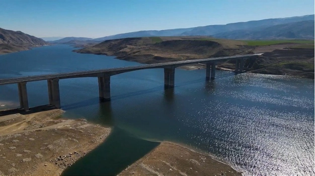 Türkiye'nin en uzun köprüleri arasına girecek Hasankeyf-2 Köprüsü yarın hizmete alınacak